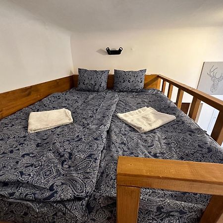 Cozy New Loft Apartment براغ المظهر الخارجي الصورة