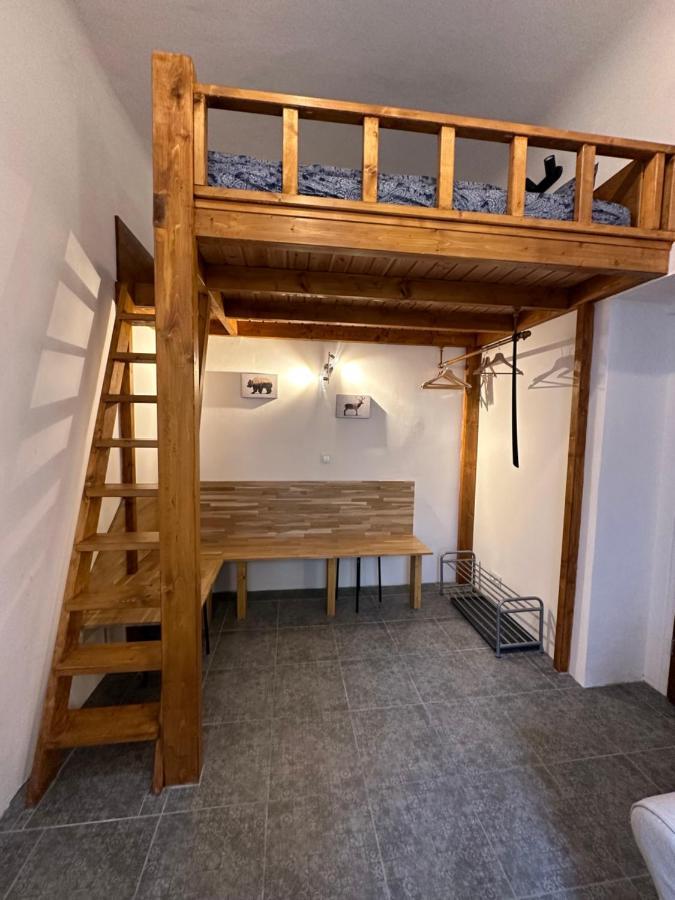 Cozy New Loft Apartment براغ المظهر الخارجي الصورة