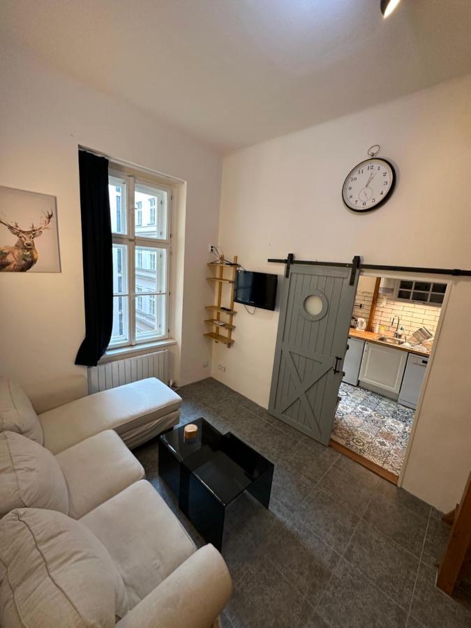 Cozy New Loft Apartment براغ المظهر الخارجي الصورة