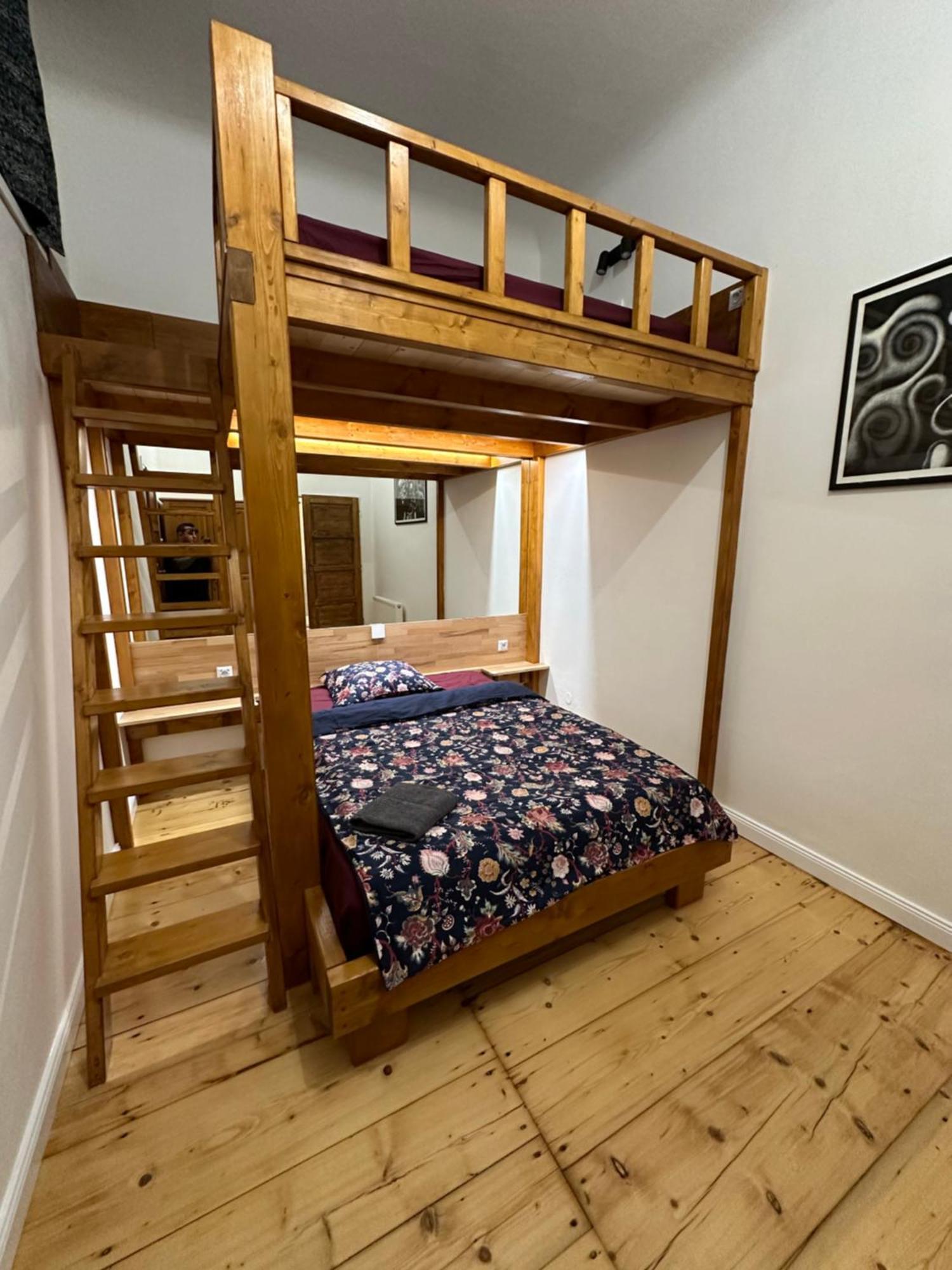 Cozy New Loft Apartment براغ المظهر الخارجي الصورة