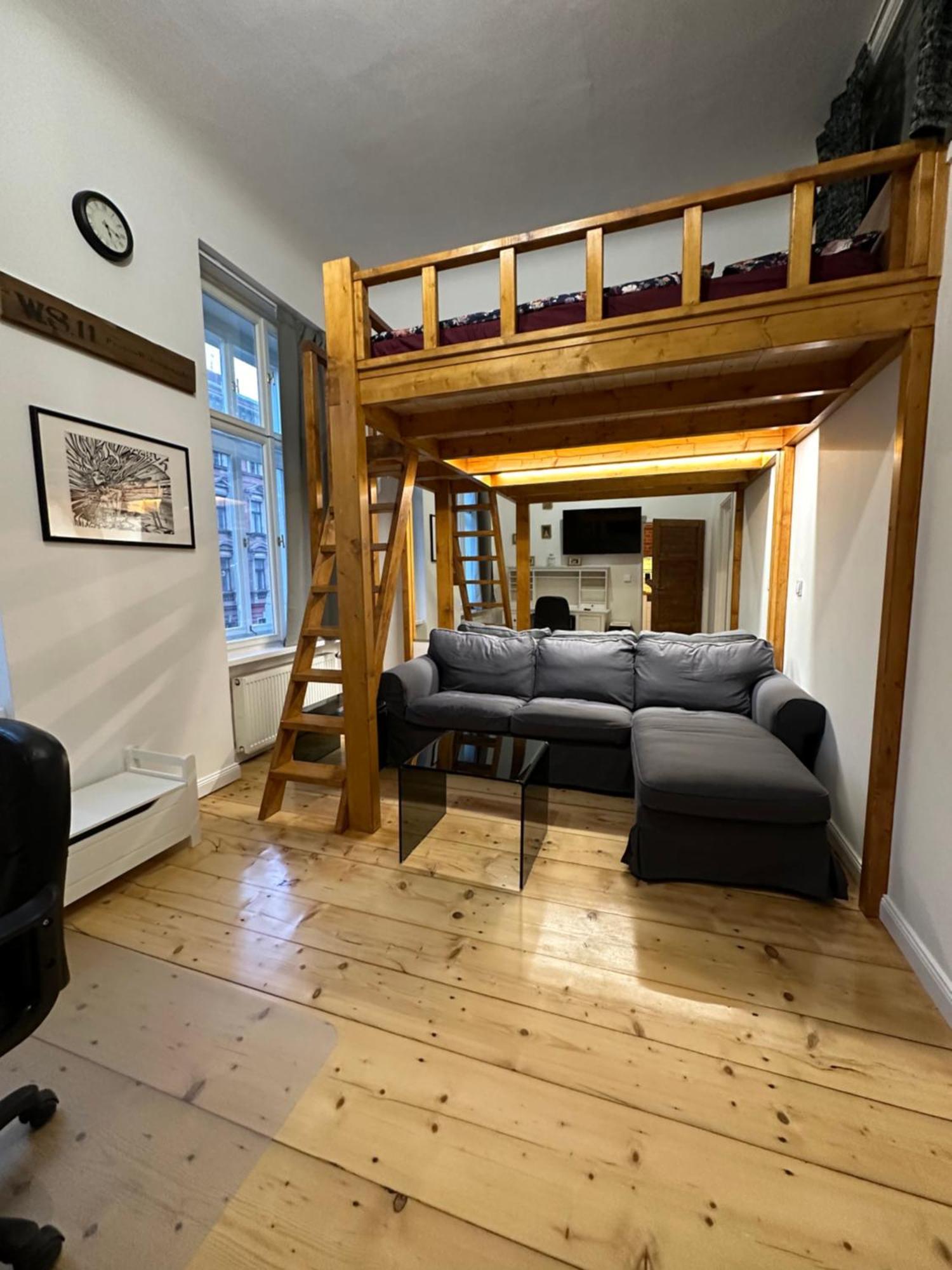 Cozy New Loft Apartment براغ المظهر الخارجي الصورة
