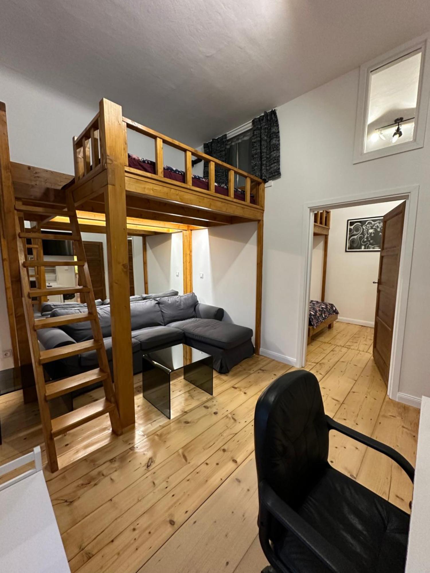 Cozy New Loft Apartment براغ المظهر الخارجي الصورة
