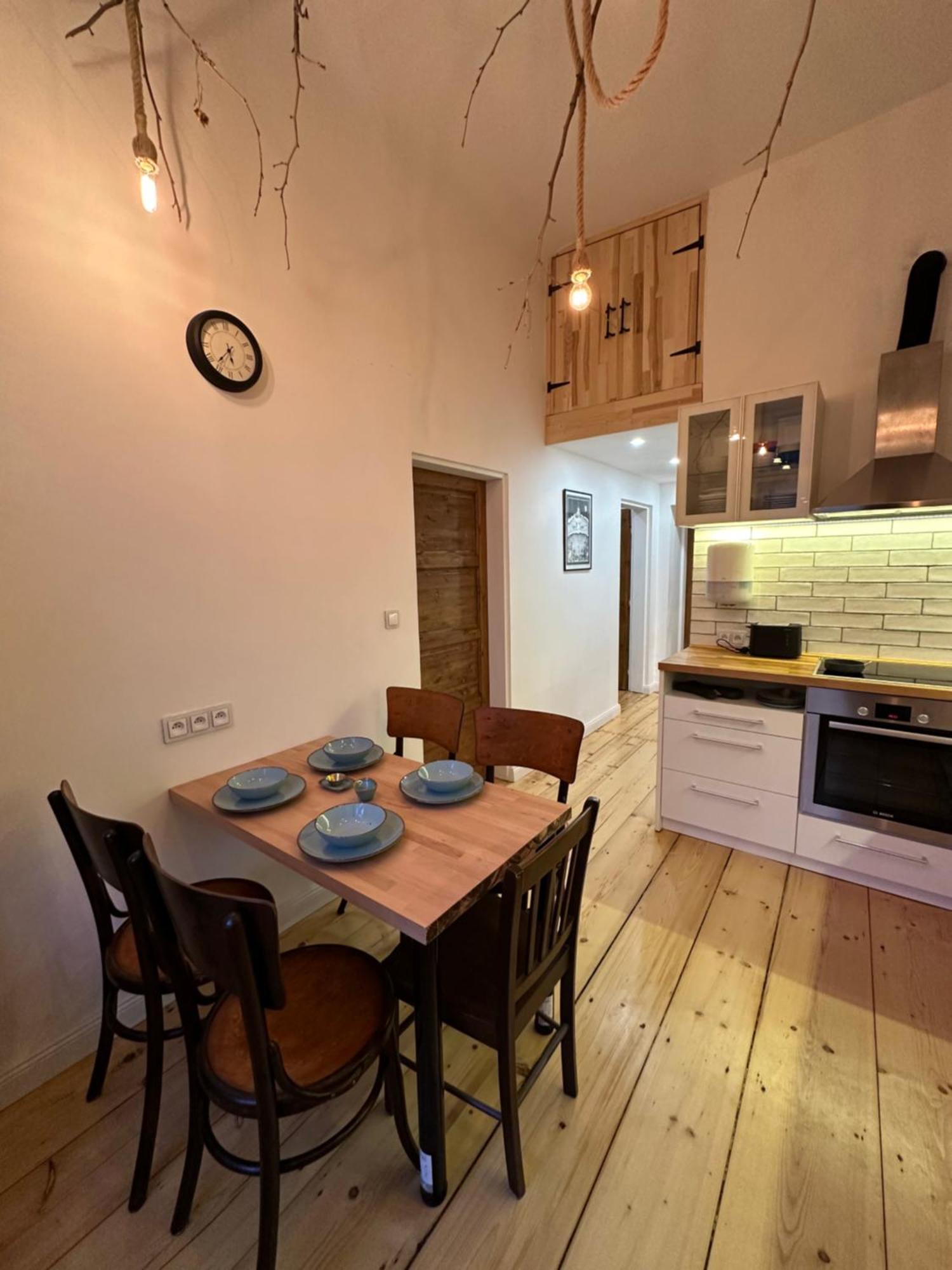 Cozy New Loft Apartment براغ المظهر الخارجي الصورة