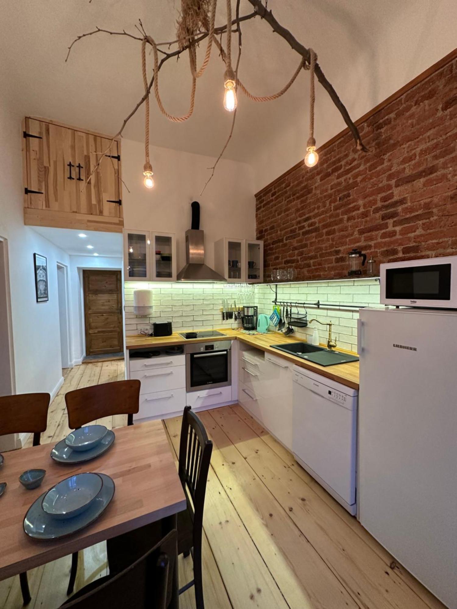 Cozy New Loft Apartment براغ المظهر الخارجي الصورة
