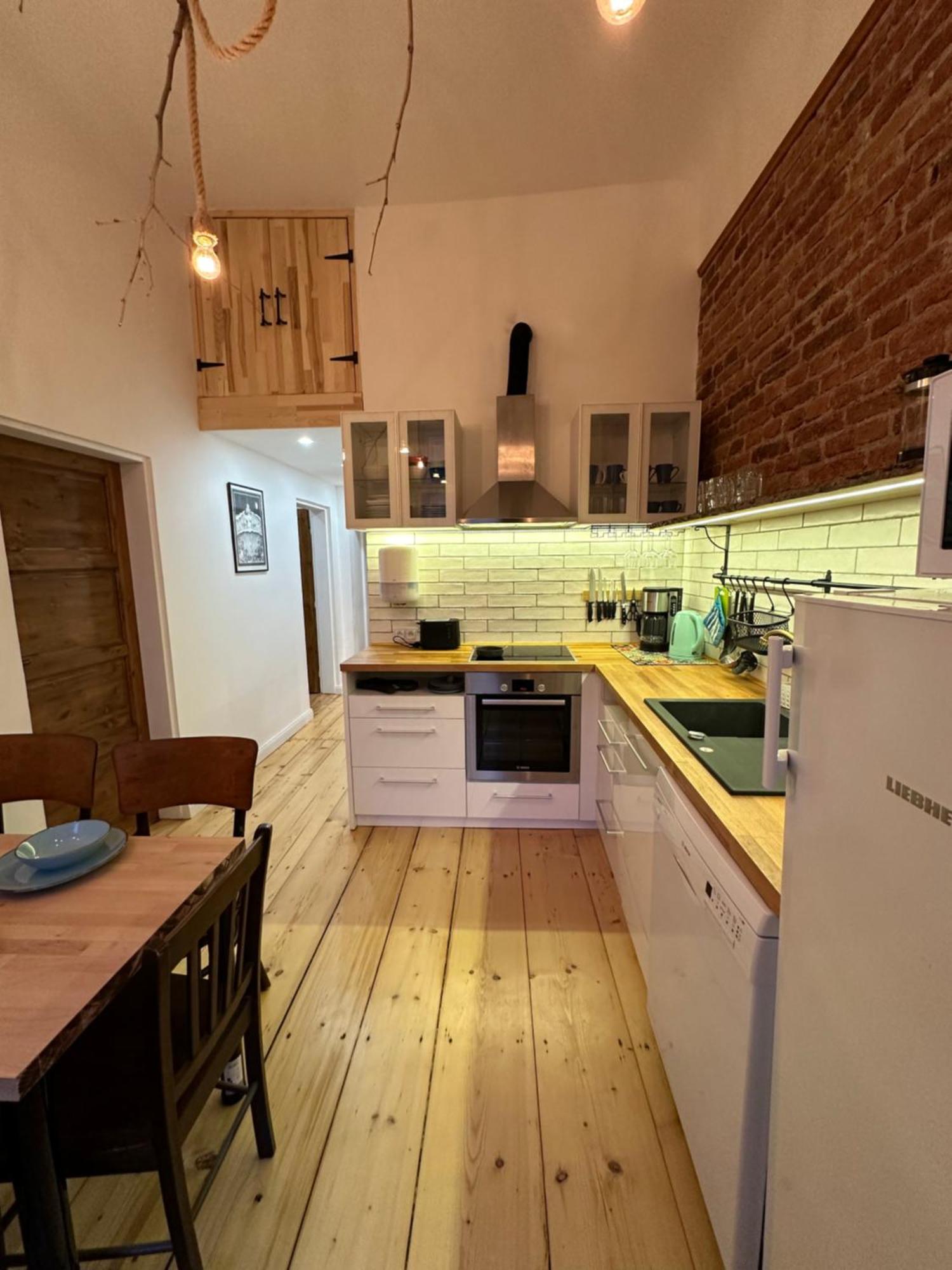 Cozy New Loft Apartment براغ المظهر الخارجي الصورة