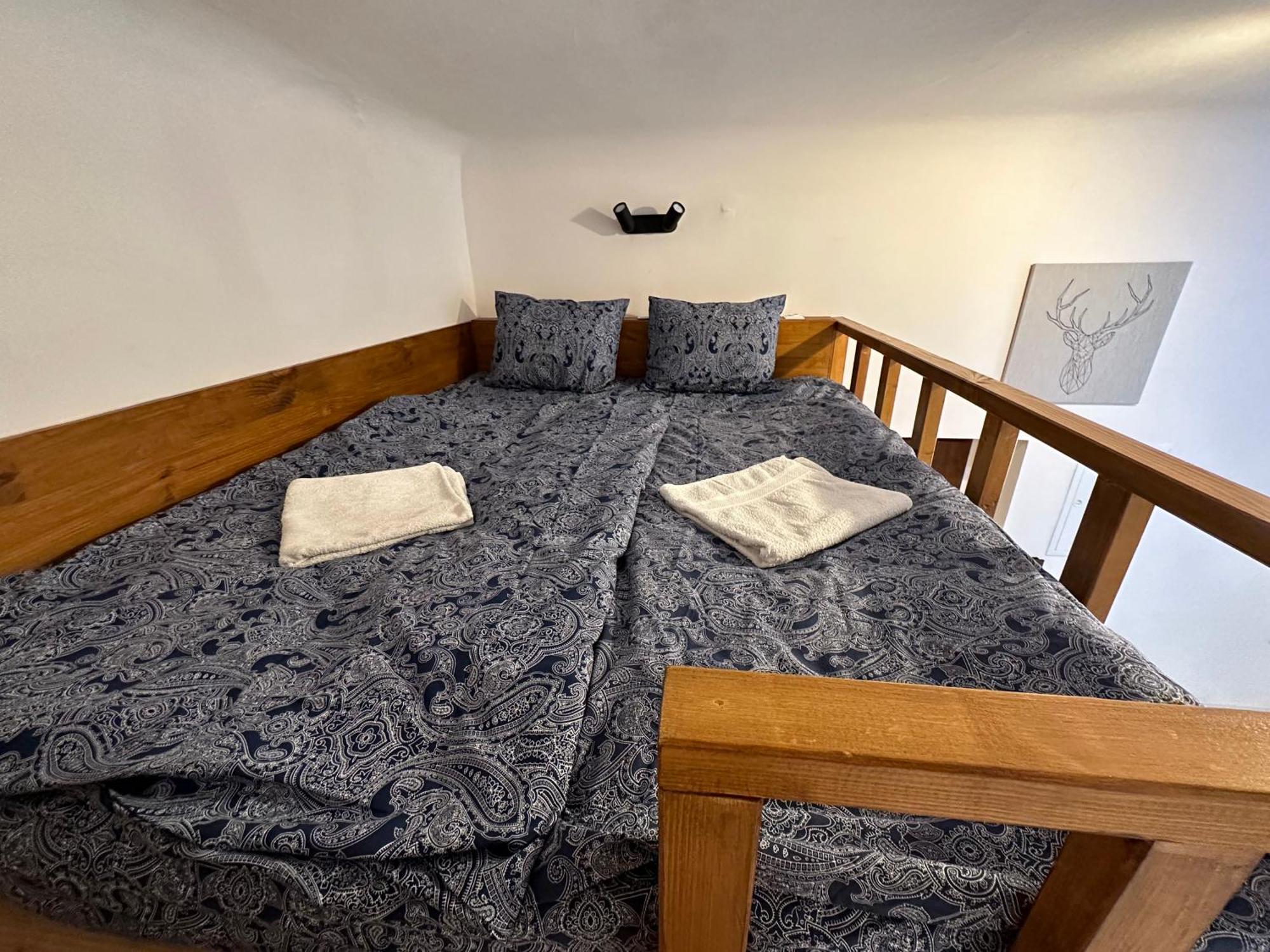 Cozy New Loft Apartment براغ المظهر الخارجي الصورة